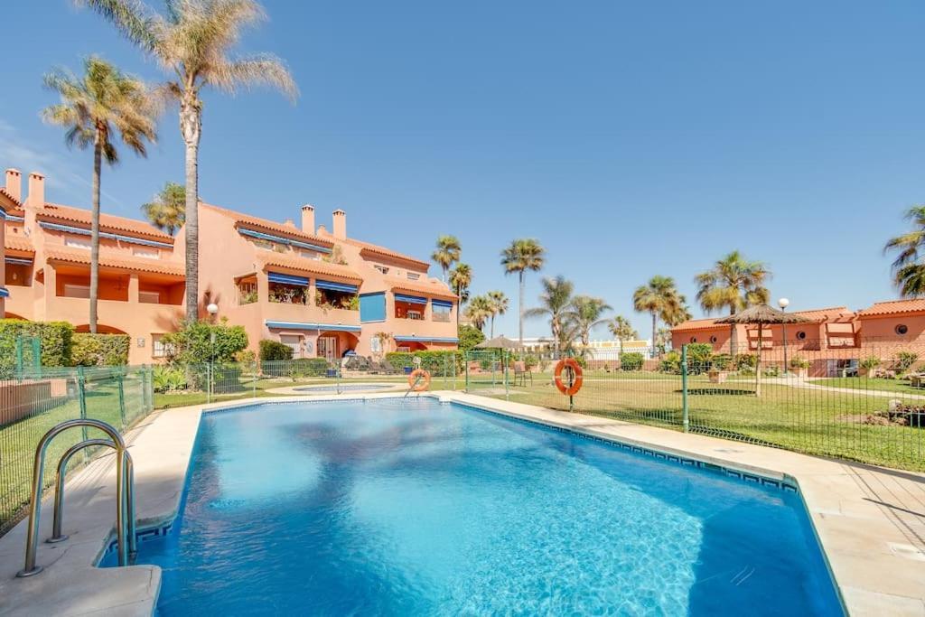 Beachfront Townhouse Estepona Exterior foto